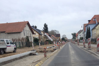 Foto von Straßenbau auf der östlichen Seite ist zu sehen - heute.