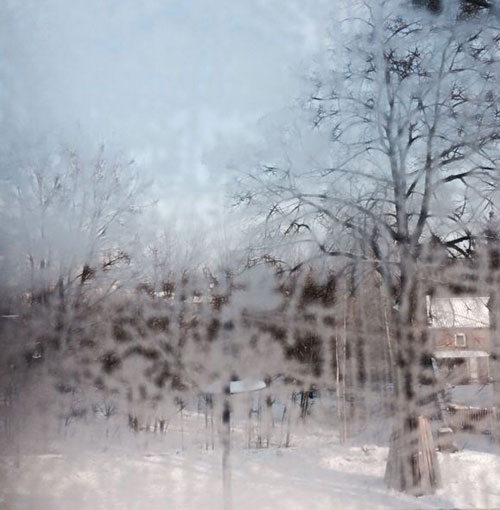 Foto von Eisblumen am Fenster in der Eisenbahnstraße ist zu sehen - heute.